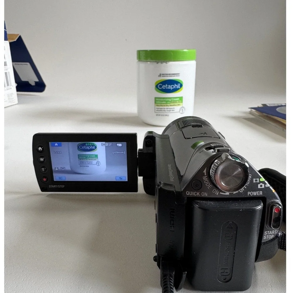 Sony Handycam HDR-CX12 Digital HD Video Camera Recorder Black 1080i Carl Zeiss
